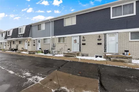 15846 W 11 Mile Rd #27, Southfield, MI 48076