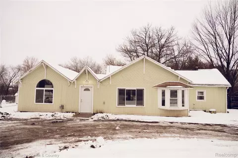 1733 Westwood Dr, Troy, MI 48083