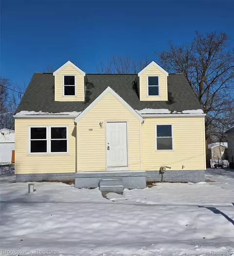 1095 Pine St, Mount Morris, MI 48458