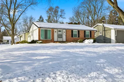 2403 Terry St, Wolverine Lake, MI 48390