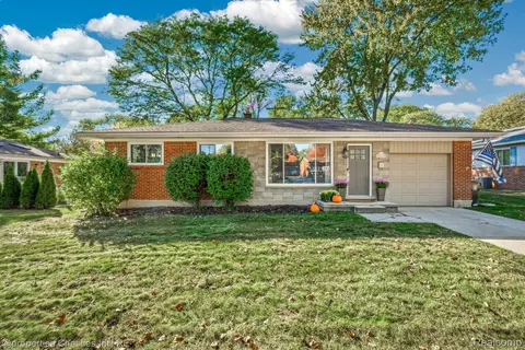 549 Provincetown Ln, Plymouth, MI 48170