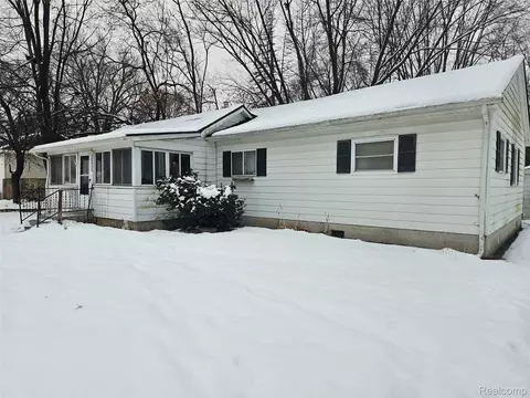 20999 Seminole St, Southfield, MI 48033