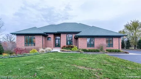 3520 Blue Heron Ct, Ypsilanti, MI 48198