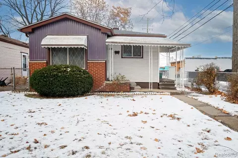2040 Paris Ave, Lincoln Park, MI 48146