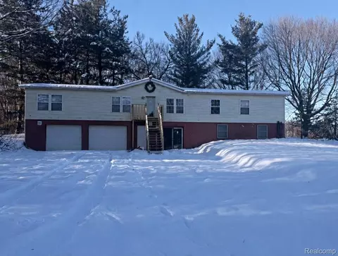 3363 N Branch Rd N, North Branch, MI 48461