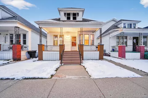 5086 Casmere St, Hamtramck, MI 48212