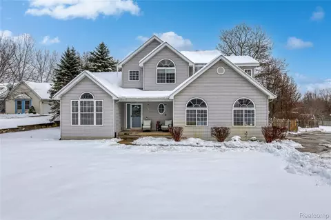 16359 Linden Rd, Fenton, MI 48451