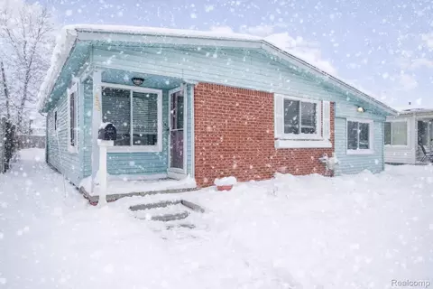 456 S Hawthorne St, Westland, MI 48186