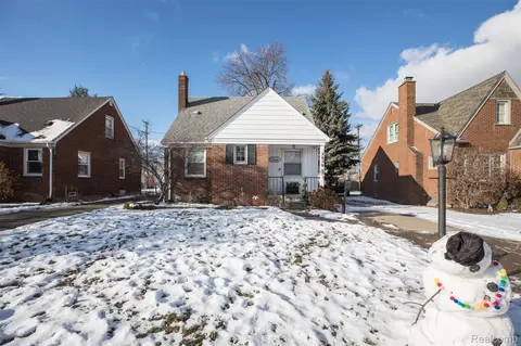 2050 17th St, Wyandotte, MI 48192