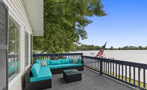 4991 Lakeview Dr, Coral, MI 49322