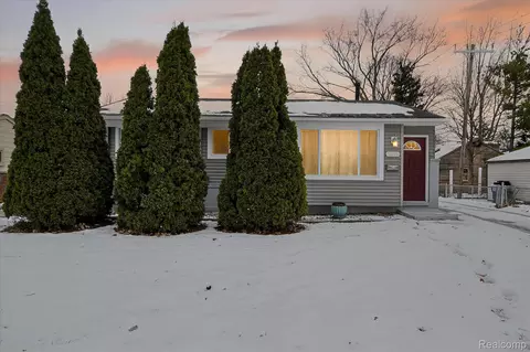 30730 Burlington St, Westland, MI 48186