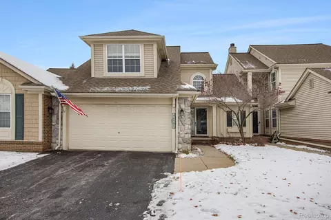 46501 Killarney Cir S, Canton, MI 48188