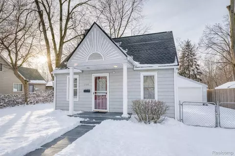 25315 Charles St, Taylor, MI 48180