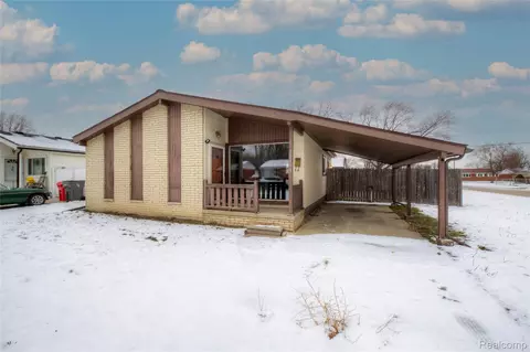 20193 Kemp St, Clinton Township, MI 48035