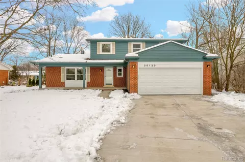 30120 Spring River Dr, Southfield, MI 48076