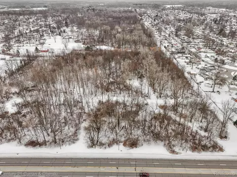 27597 Eureka, Romulus, MI 48174 photo 5
