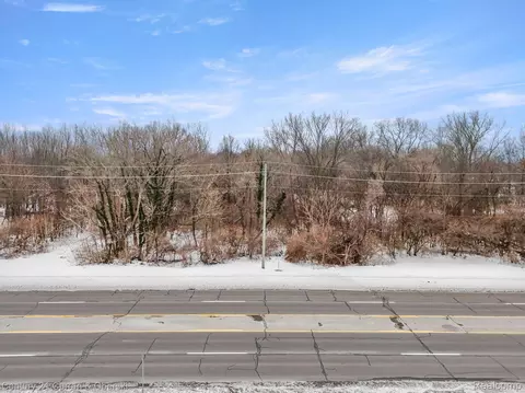 27597 Eureka, Romulus, MI 48174 photo 8