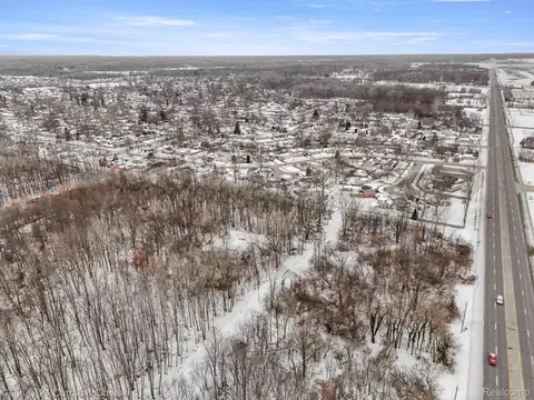 27597 Eureka, Romulus, MI 48174 photo 9