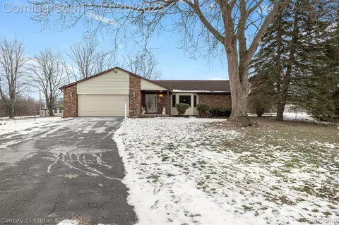 28237 W Huron River Dr, Huron, MI 48134
