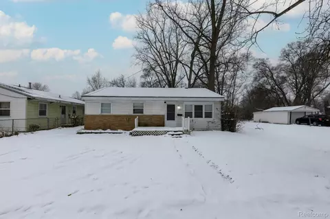 2621 Lynnwood Ave, Saginaw, MI 48601