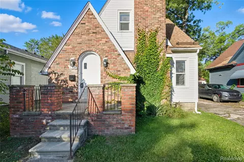 113 Osceola Dr, Pontiac, MI 48341