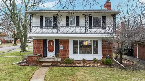 32909 Lyndon St, Livonia, MI 48154