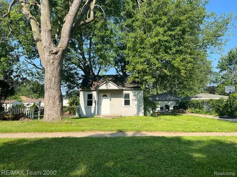 5970 John Daly St, Taylor, MI 48180