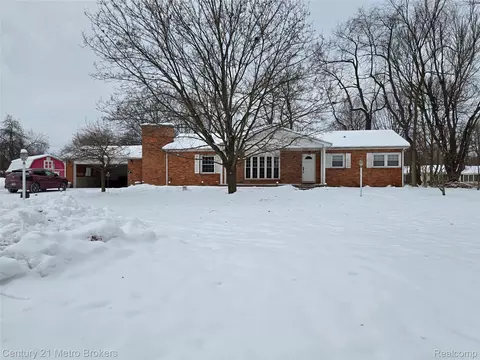 635 Sunset Dr, Imlay City, MI 48444