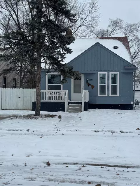 8854 Stout St, Detroit, MI 48228