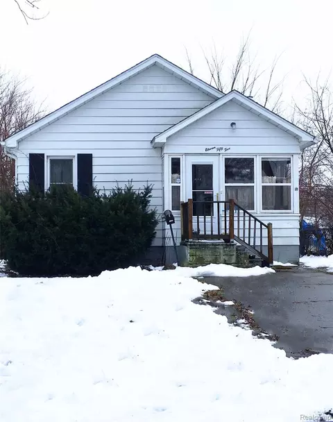 1155 Lakeview St, Waterford, MI 48328