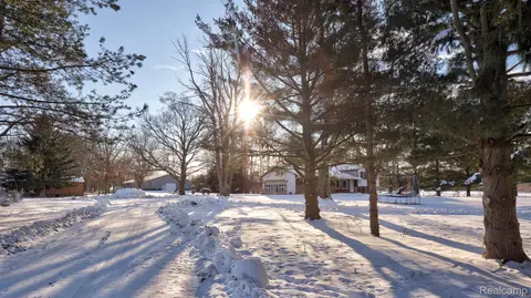237 W Castle Rd, Deerfield, MI 48435