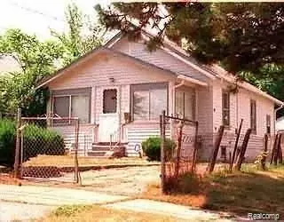 438 S Marshall St, Pontiac, MI 48342