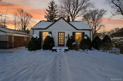 18515 Sumner, Redford, MI 48240