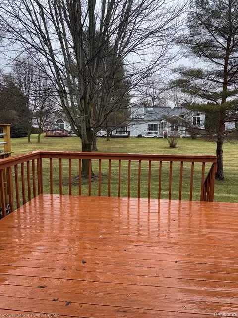 Exterior - 6320 Squire Lake Dr, Mount Morris, MI 48433 photo 2 of 3