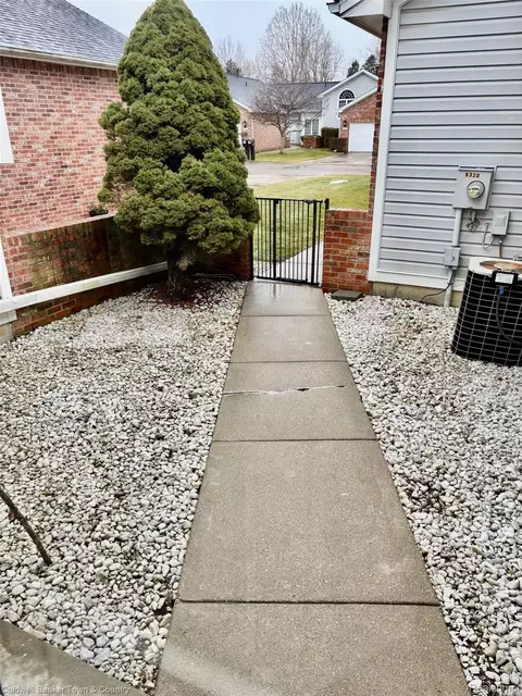 Exterior - 6320 Squire Lake Dr, Mount Morris, MI 48433 photo 1 of 3