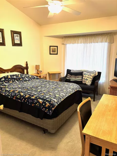Bedroom - 6320 Squire Lake Dr, Mount Morris, MI 48433 photo 5 of 5