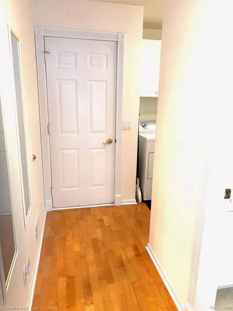 Entry Way - 6320 Squire Lake Dr, Mount Morris, MI 48433 photo 1 of 1