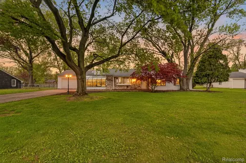 6576 Inkster Rd, West Bloomfield, MI 48322
