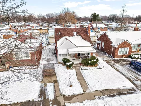 7476 Nightingale St, Dearborn Heights, MI 48127