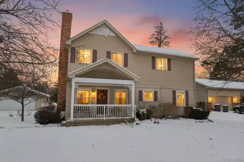 863 Sylvanwood Dr, Troy, MI 48085