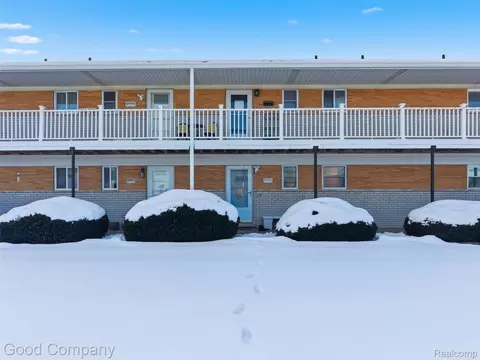 26955 Milford Rd #29, Lyon, MI 48178