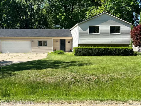 185 Michelson Rd, Rochester Hills, MI 48307
