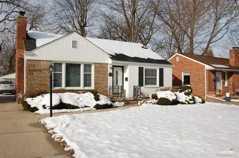 2610 Detroit St, Dearborn, MI 48124