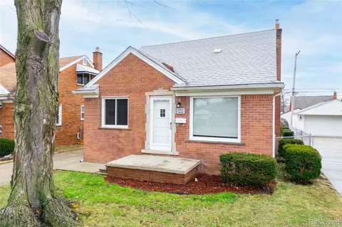 9255 Hubert Ave, Allen Park, MI 48101