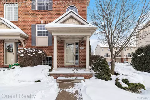 6252 Cheshire Park Dr, Independence, MI 48346