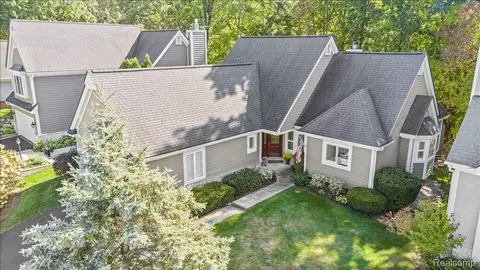 7285 Rabbit Ears Pass, Independence, MI 48346