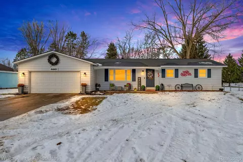 4440 Cambridge Dr, Port Huron, MI 48060