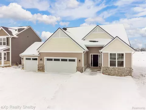 52169 Wellington Valley Dr, Macomb, MI 48042