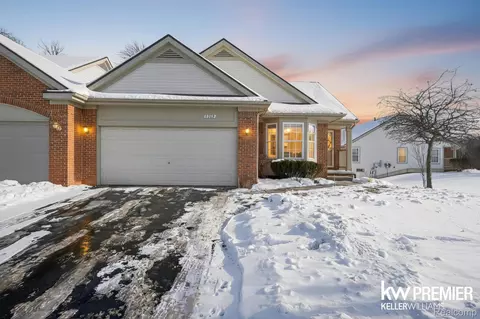 5962 Augusta Ln, Holly, MI 48442