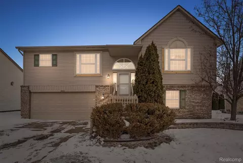38530 Terry Ln, Westland, MI 48185